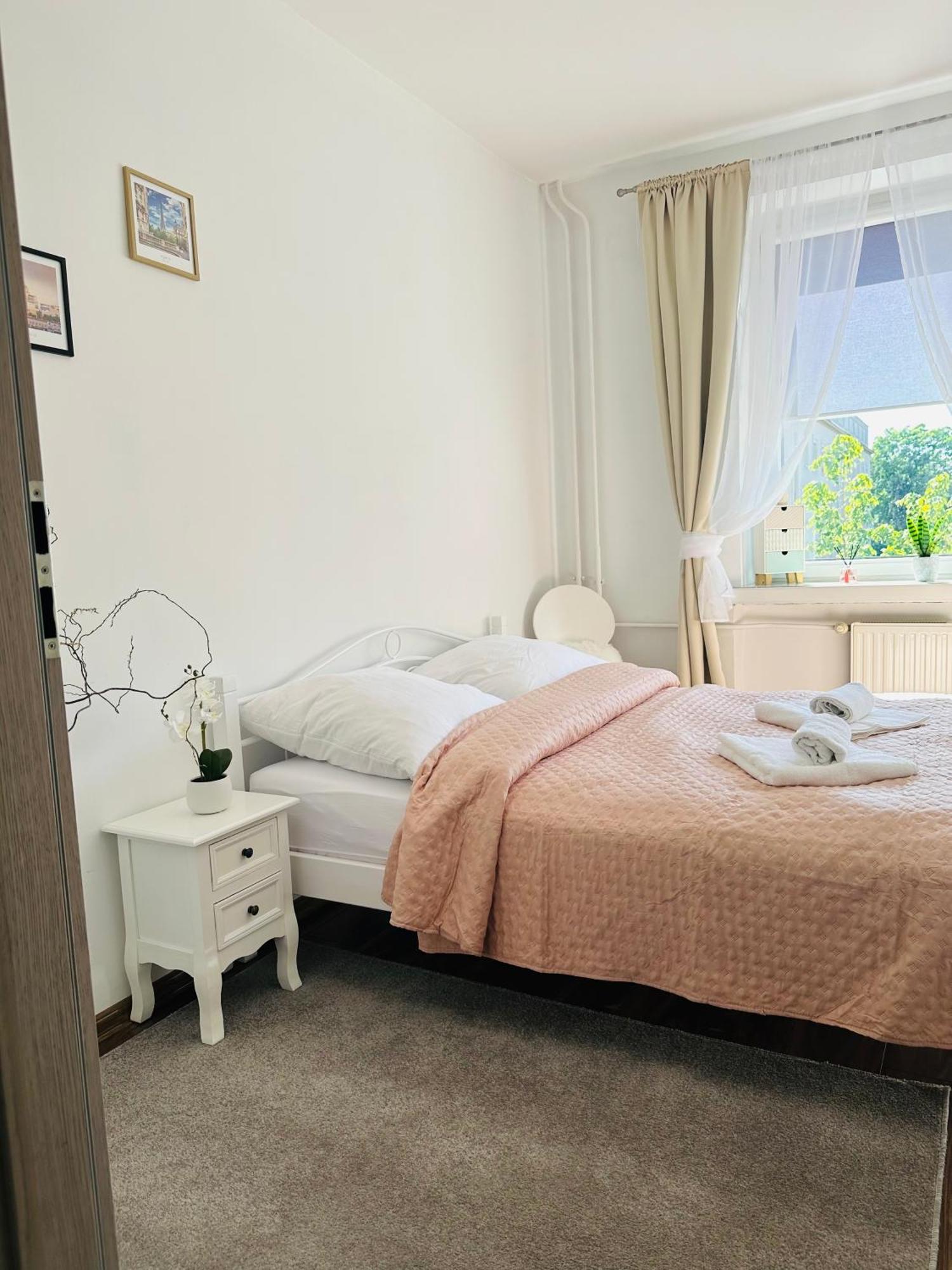 City Apartment Czestochowa Centrum 2-Bedroom Екстериор снимка