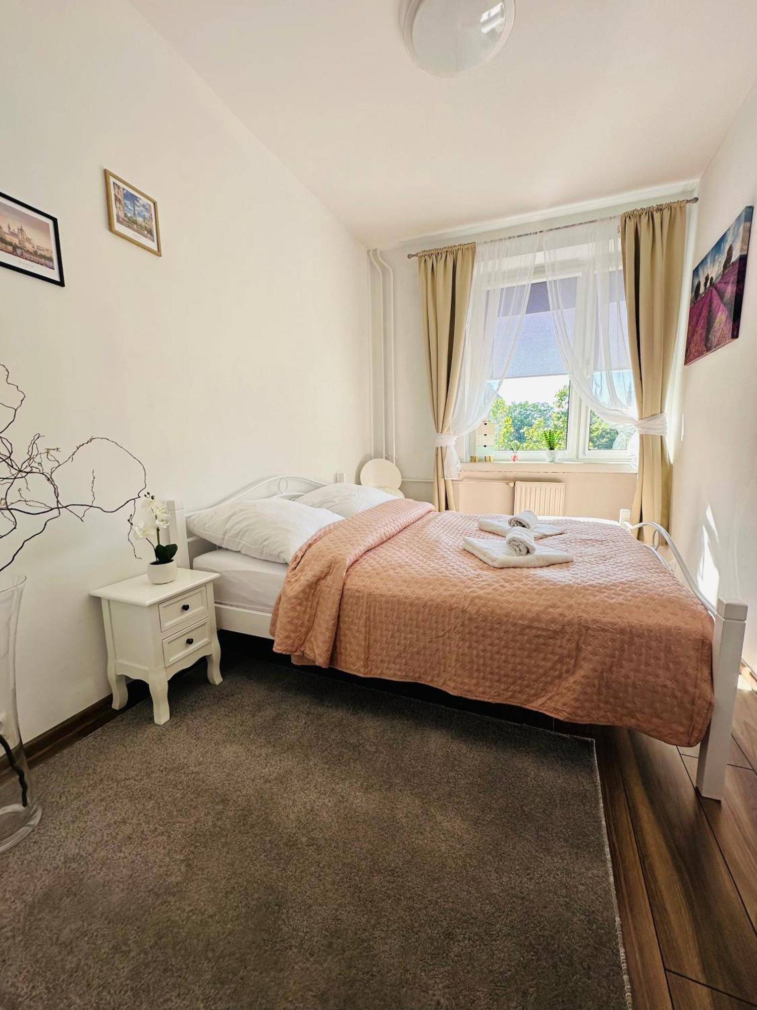 City Apartment Czestochowa Centrum 2-Bedroom Екстериор снимка